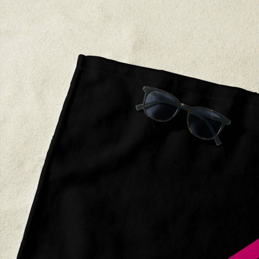 Chic cranberry pink schwarz-weiß Monogramm Strandtuch (Beispiel)