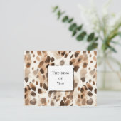 Chic Cream Brown Leopard Print Denken Sie an Sie Postkarte (Stehend Vorderseite)