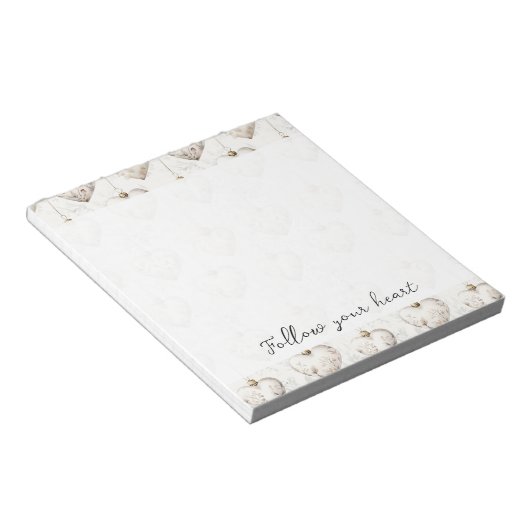 Chic Creme Graue Herzen Ornamente Notizblock (angewinkelt)