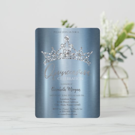 Chic Crown Blue Metallic Quinceñera Einladung (Stehend Vorderseite)