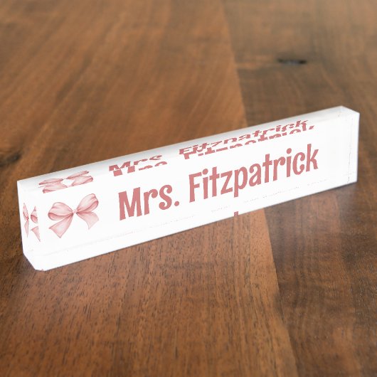 Chic Custom mit rosa Coquette Bow Detail Namensplakette (Seite)