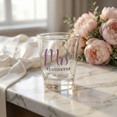 Chic Custom Mrs Newlywed Typography Schnapsglas