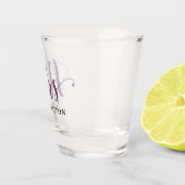 Chic Custom Mrs Newlywed Typography Schnapsglas (Rechts)