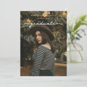 Chic Delicate White Script Foto Graduation Party Einladung (Stehend Vorderseite)