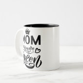 Chic Design Typografy Mama Sie sind die Königin Zweifarbige Tasse (Vorderseite Links)
