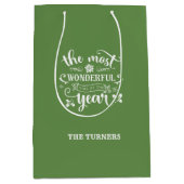 Chic Die wunderbarste Zeit des Jahres Monogramm Mittlere Geschenktüte (Vorderseite)