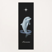 Chic Dolphin, Custom Star & Script auf Black Yogamatte (Vorderseite)