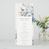 Chic Dusky Blue Hütte Floral Wedding Program Einladung (Stehend Vorderseite)