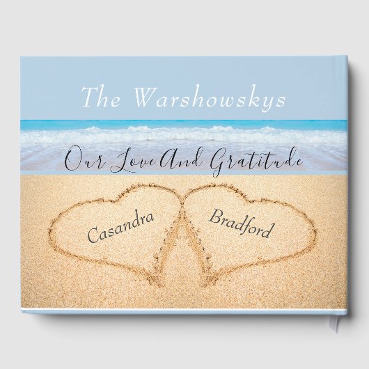 Chic Dusty Blue Beach Hochzeit 2 Herzen in Sand Gästebuch (Rückseite)