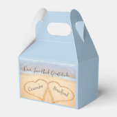 Chic Dusty Blue Beach Hochzeit 2 Herzen in Sand Geschenkschachtel (Vorderseite)