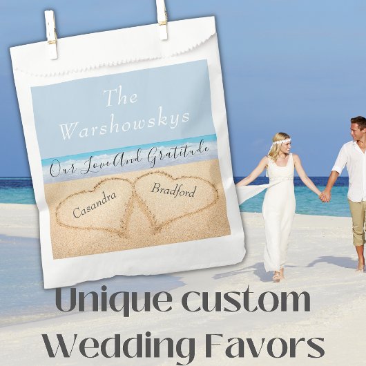 Chic Dusty Blue Beach Hochzeit 2 Herzen in Sand Geschenktütchen