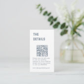 Chic Dusty Blue Morden Minimalistisch QR Code Wedd Begleitkarte (Stehend Vorderseite)