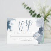 Chic Dusty Blue Painted Strokes Meal Choice RSVP Karte (Stehend Vorderseite)