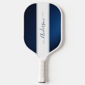 Chic Dusty Blue Streifen Monogramm Name Pickleball Schläger (Rückseite)