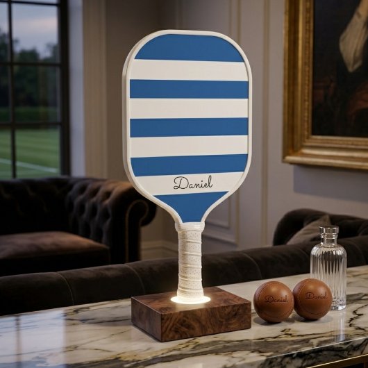 Chic Dusty Blue Streifen Monogramm Pickleball Padd Schläger