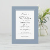 Chic Dusty Blue Wedding Moderne elegante Grenzen Einladung (Stehend Vorderseite)
