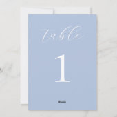 Chic Dusty Blue Wedding Tischnummer Flat Card (Rückseite)