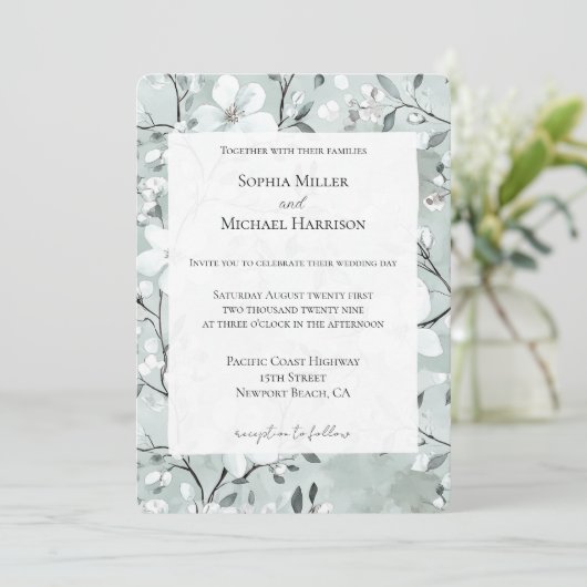 Chic Dusty Blue White Floral Wedding Einladung (Stehend Vorderseite)