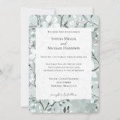 Chic Dusty Blue White Floral Wedding Einladung (Vorderseite)