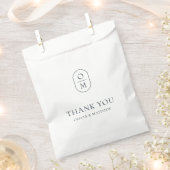 Chic Ebony and Ivory Floral Monogram Wedding Geschenktütchen (Ausgeschnitten)