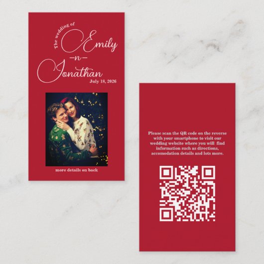 Chic Editorial Deep Red Compact QR Code Wedding Begleitkarte (Vorne/Hinten)