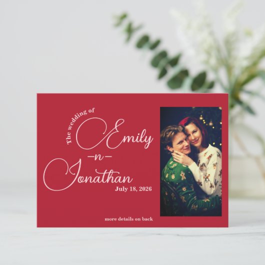 Chic Editorial Deep Red One Photo QR Code Wedding Begleitkarte (Stehend Vorderseite)