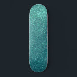 Chic Elegant Aquamarin Blue Funkelnd Glitzer Skateboard<br><div class="desc">Dieses elegante und schicke Design ist perfekt für die stilvolle und trendige Mode. Es verfügt über ein Imitat gedruckt funkelnd aquamarinen blauen Glitzer Druck. Es ist hübsch, mädchenhaft, glamourös und modern. ***WICHTIGE HINWEIS FÜR DESIGN: Für individuelle Designanfragen, wie z.B. passende Produktanfragen, Farbänderungen, Platzierungsänderungen oder andere Änderungswünsche, klicken Sie bitte auf...</div>