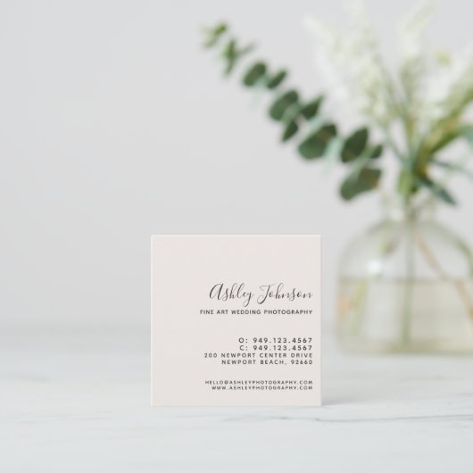 Chic Elegant Fotograf Foto Typografie Blush Quadratische Visitenkarte (Stehend Vorderseite)