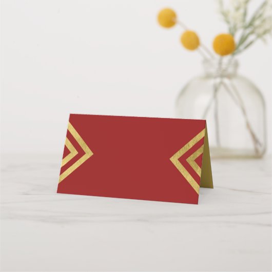 Chic Elegant Rot und Imitats Gold Geometric Platzkarte (Vorderseite)
