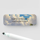 Chic Elegant Schlicht Stylish Blue Sky & Clouds Namensschild (Beispiel)