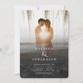 Chic Elegant Wavy Black Abstrakt Foto Hochzeit Einladung (Vorderseite)