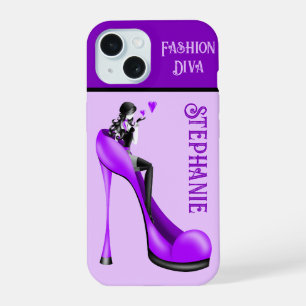 Chic Eleganz: Modische Dame gibt einen Kuss iPhone 15 Hülle