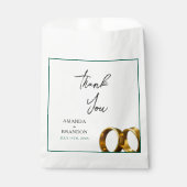 Chic Emerald Green Gold Rings Wedding Geschenktütchen (Vorderseite)