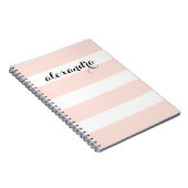 Chic erröten rosa Streifen mit Ihrem Namen im Notizblock (Rechte Seite)
