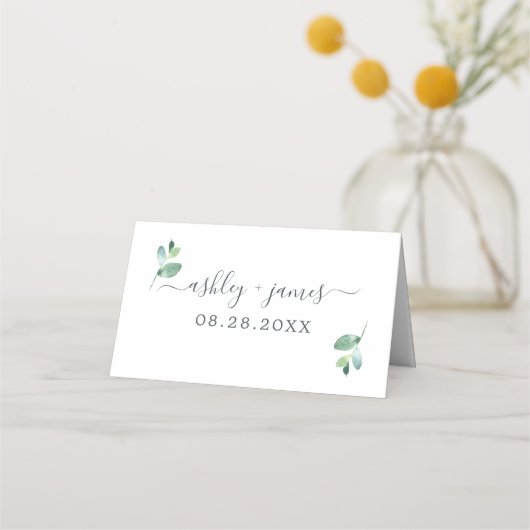 Chic Eucalyptus Foliage White Custom Wedding Platzkarte (Vorderseite)