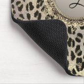 Chic Feathers mit Leopard Print Monogram Mousepad (Ecke)