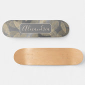 Chic Feathers on Sleek Silver Personalisiert Skate Skateboard (Horizontal)