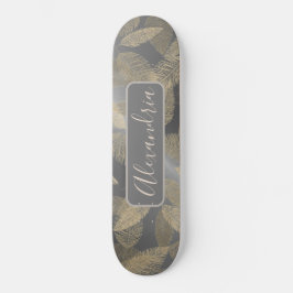 Chic Feathers on Sleek Silver Personalisiert Skate Skateboard