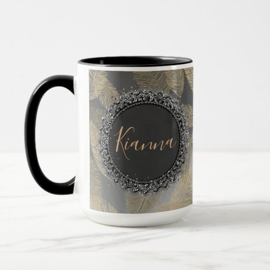 Chic Feathers on Sleek Silver Personalisiert Tasse (Links)