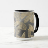 Chic Feathers on Sleek Silver Personalisiert Tasse (VorderseiteRechts)