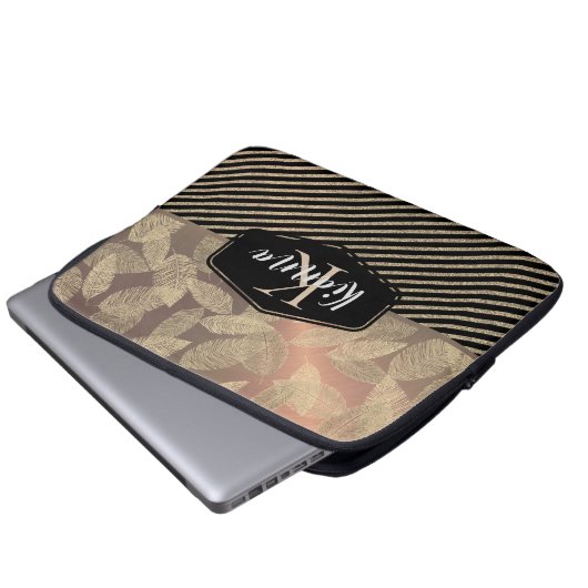 Chic Feathers with Glittery Stripes Monogram Laptopschutzhülle (Vorne Knopf)