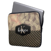 Chic Feathers with Glittery Stripes Monogram Laptopschutzhülle (Vorderseite Links)