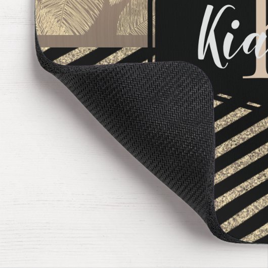 Chic Feathers with Gold Stripes Monogram Mousepad (Ecke)