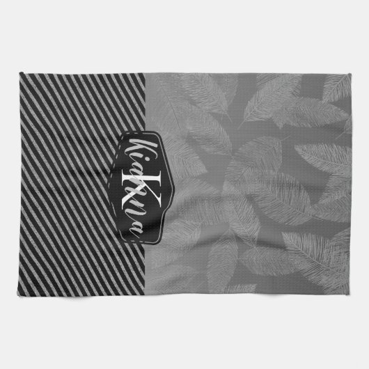 Chic Feathers with Silver Stripes Monogram Geschirrtuch (Horizontal)