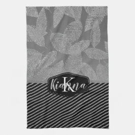 Chic Feathers with Silver Stripes Monogram Geschirrtuch