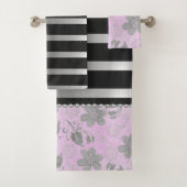 Chic Floral and Stripes Badhandtuch Set (Insitu)