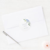 Chic Floral Blue Hydrangea Monogram Event Wedding Runder Aufkleber (Umschlag)