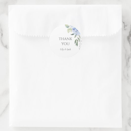 Chic Floral Blue Hydrangea Monogram Event Wedding Runder Aufkleber (Tasche)