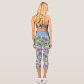Chic Floral Blue Lavender Hydrangea Muster Capri Leggings (Rückseite)