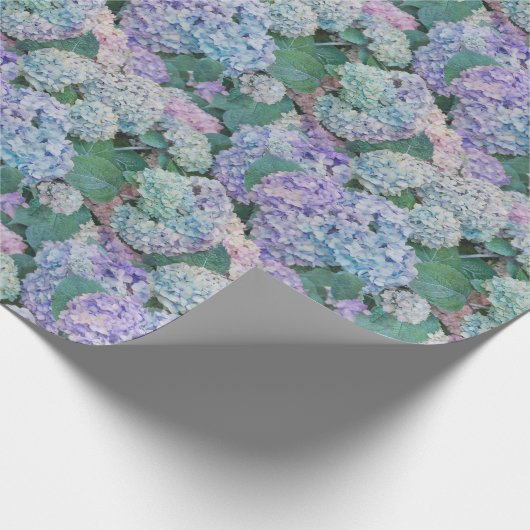 Chic Floral Blue Lila Hydrangea Muster Geschenkpapier (Ecke)